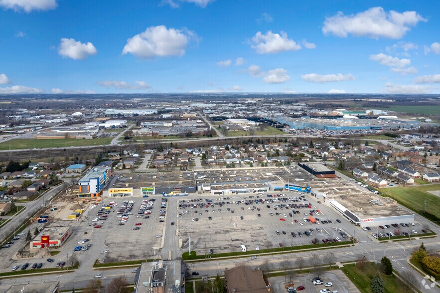 More Photos Of 417 Wellington St, St Thomas Freestanding For Lease