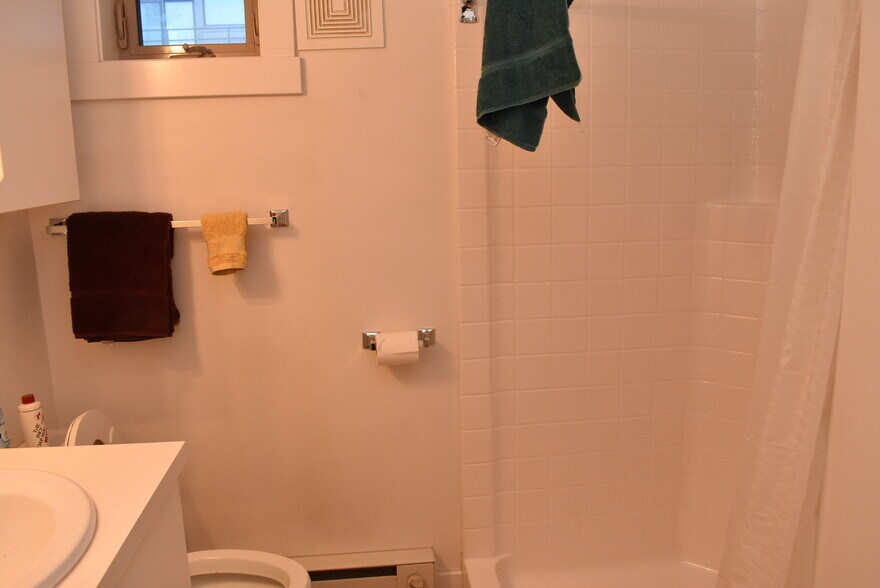 More Photos Of 471 E 10th St, Ketchum Warehouse For Sale