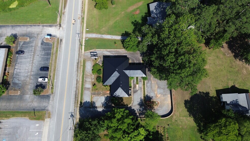 More Photos Of 253 E Savannah St, Calhoun Falls Freestanding For Sale