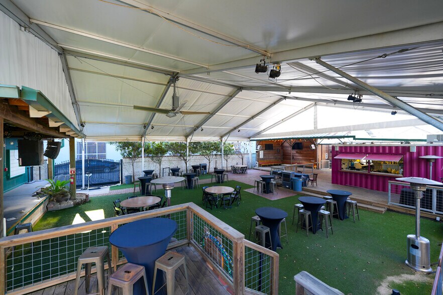 More Photos Of 1403 Nance St, Houston Restaurant For Lease