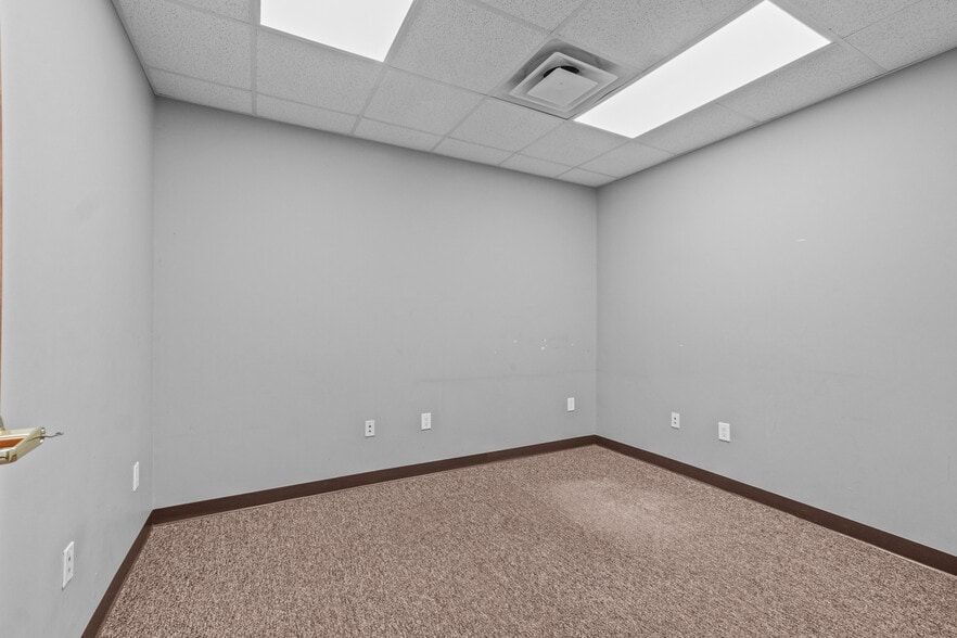 More Photos Of 495 Central Ave, Seekonk Medical For Lease