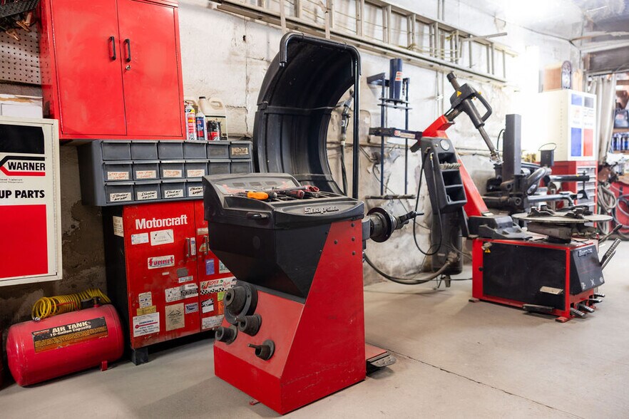 More Photos Of 8257 Frankford Ave, Philadelphia Auto Repair For Sale