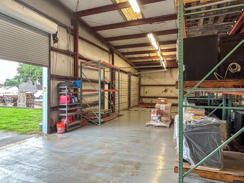 More Photos Of 4273 Domino Ave, North Charleston Warehouse For Lease