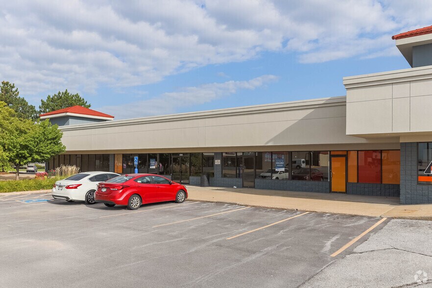 More Photos Of 5056-5080 S 108th St, Omaha Freestanding For Lease