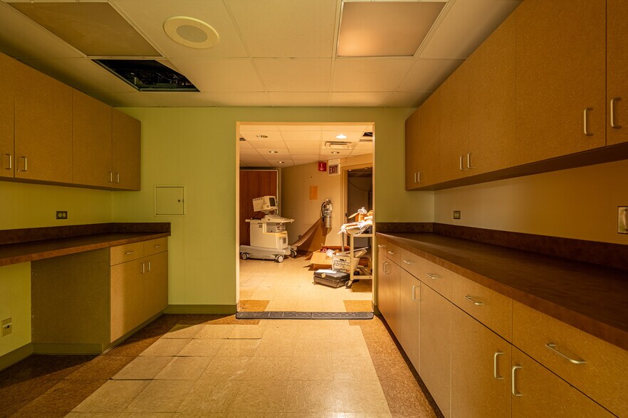 More Photos Of 111 N Wabash Ave, Chicago Office For Sale