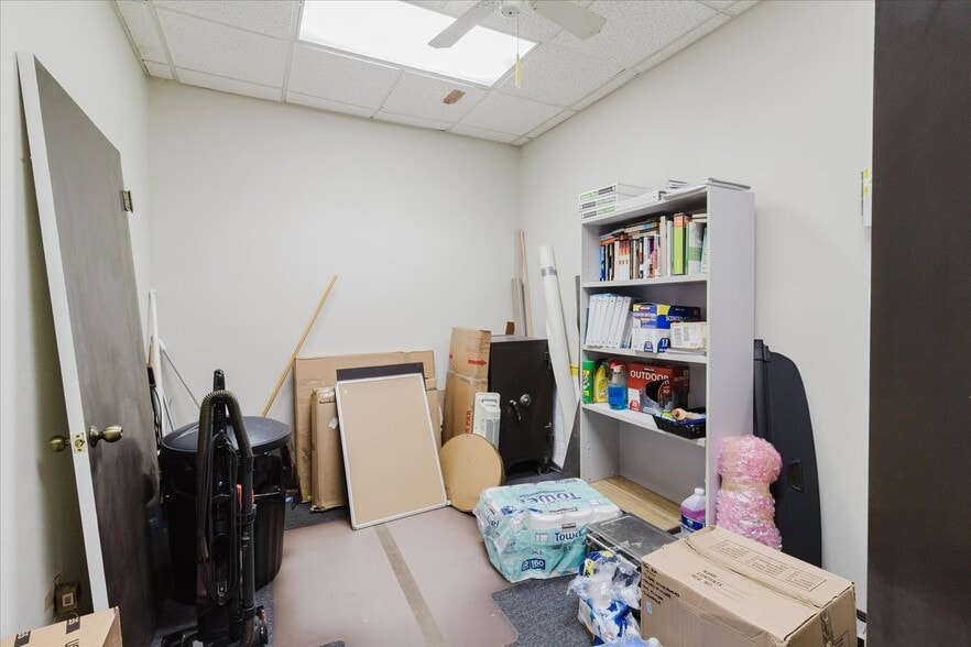 More Photos Of 611 Druid Rd E, Clearwater Office For Sale