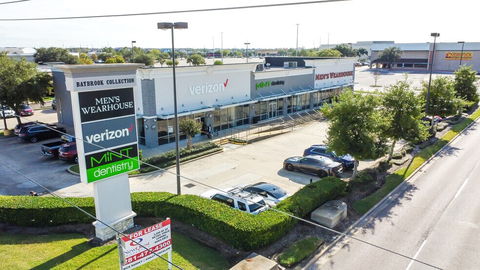 More Photos Of 19222 Gulf Fwy, Friendswood Storefront For Lease