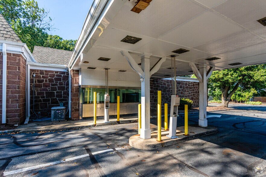 More Photos Of 27 Bloomfield Ave, North Caldwell Medical For Sale