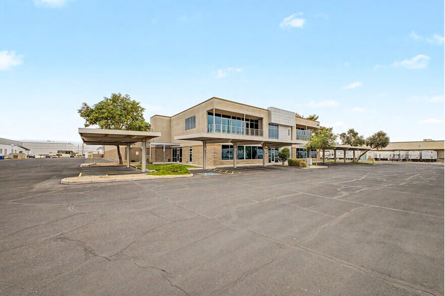 More Photos Of 230 N 48th Ave, Phoenix Manufacturing For Lease