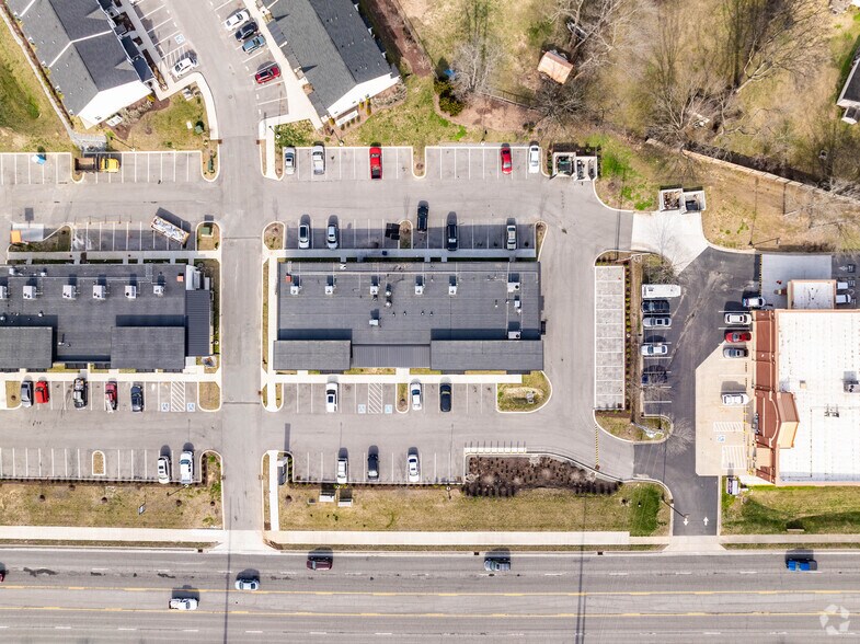 More Photos Of 500-512 Hadley Village Blvd, Old Hickory Storefront For Sale