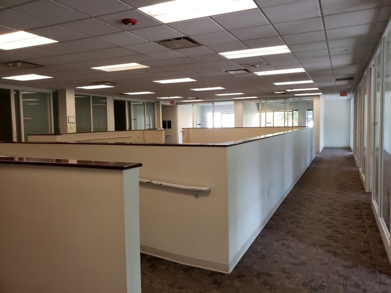 More Photos Of 3131 Spring Grove Ave, Cincinnati Warehouse For Lease