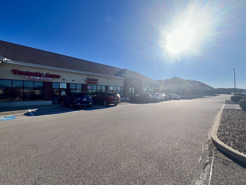 More Photos Of 1000 Chestnut Commons Dr, Elyria Unknown For Lease