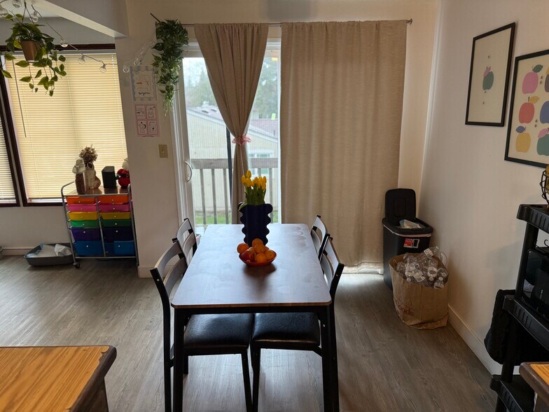 More Photos Of 1046 NE 17th Ave, Hillsboro Apartments For Sale