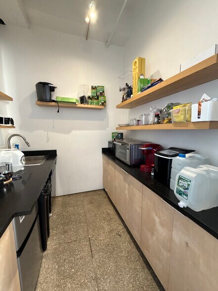 More Photos Of 210 Eleventh Ave, New York Office For Lease