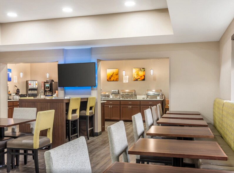 More Photos Of 2370 Sanders Rd, Conway Hotel For Sale