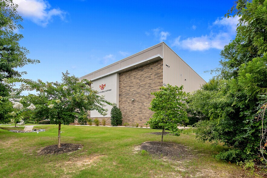 More Photos Of 2847 Bridgewood Dr, Fayetteville Office For Sale