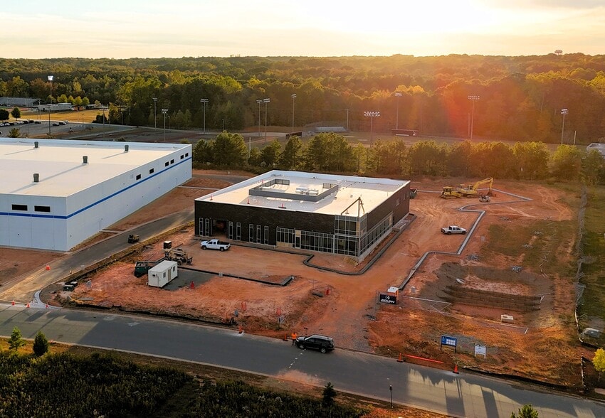 More Photos Of 10701 Clear Creek Commerce Dr, Charlotte Warehouse For Lease