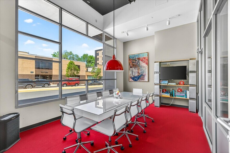 More Photos Of 155 E Wilson St, Madison Office For Sale