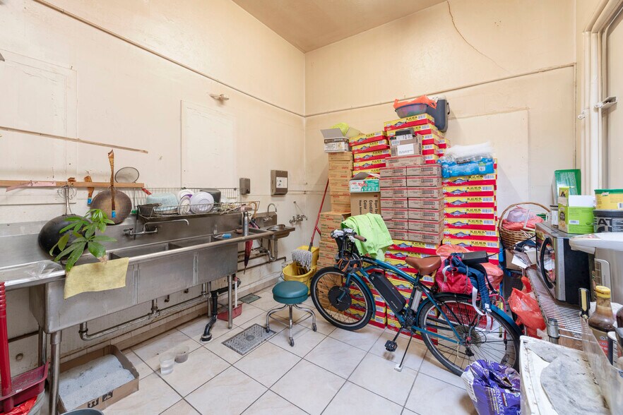 More Photos Of 637-639 Clement St, San Francisco Storefront Retail Residential For Sale