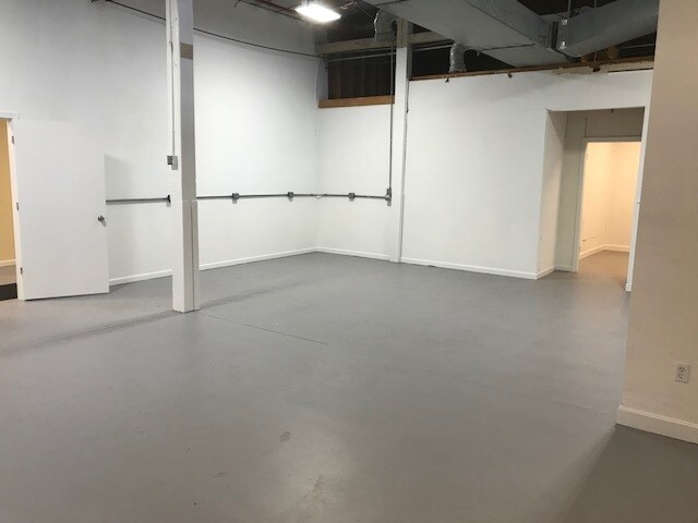 More Photos Of 17-19 Hayward St, Ipswich Manufacturing For Lease