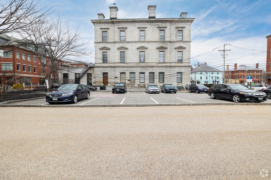 More Photos Of 40 Pleasant St, Portsmouth Office For Lease
