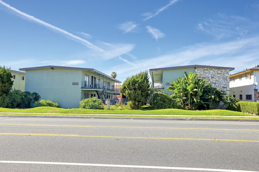 More Photos Of 11515-11517 Old River School Rd, Downey Apartments For Sale
