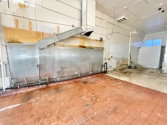 More Photos Of 3227 22nd St, San Francisco Storefront For Lease