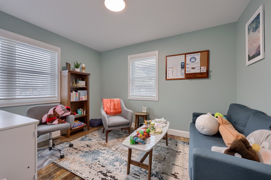 More Photos Of 445 Mountville Dr, Lebanon Office For Sale