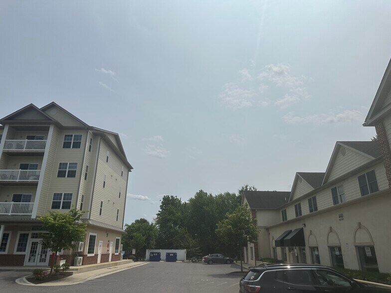 More Photos Of 440 Main St, Stevensville Storefront Retail Residential For Lease