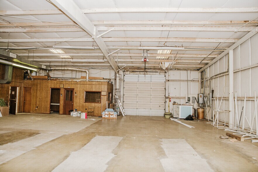 More Photos Of 709-713 Woodward Ave, Muscle Shoals Freestanding For Sale