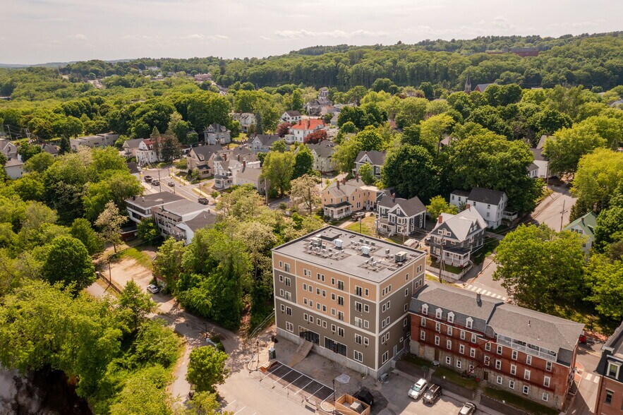 More Photos Of 186 Main Street, Auburn Apartments For Lease