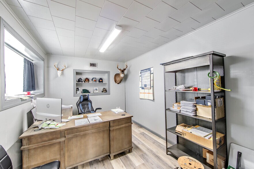 More Photos Of 1005 Saadi St, Houma Manufacturing For Sale