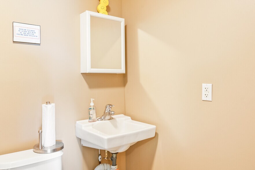 More Photos Of 503 E Russell Rd, Tecumseh Specialty For Sale