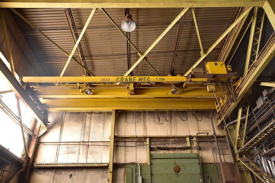 More Photos Of 420 Woodruff Rd, Joliet Warehouse For Lease