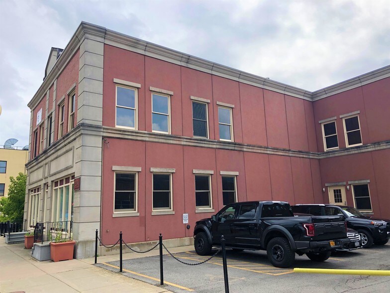 More Photos Of 231 Walton St, Syracuse Office Residential For Sale