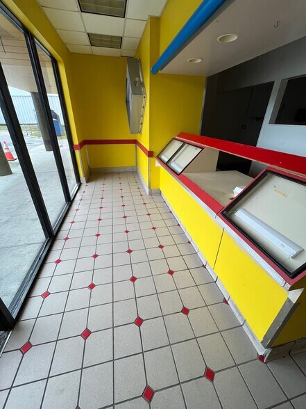 More Photos Of 1101 Montgomery Cross Rd, Savannah Unknown For Lease