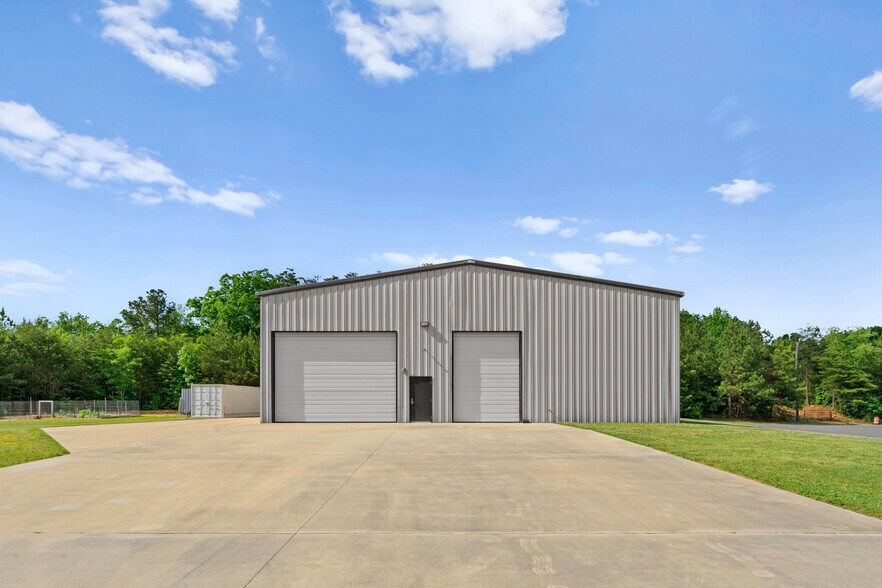 More Photos Of 2471 N Nc-16 Hwy, Denver Warehouse For Lease