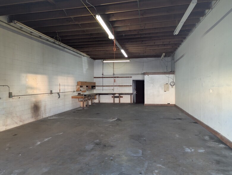 More Photos Of 1355 Brooks St, Ontario Warehouse For Lease