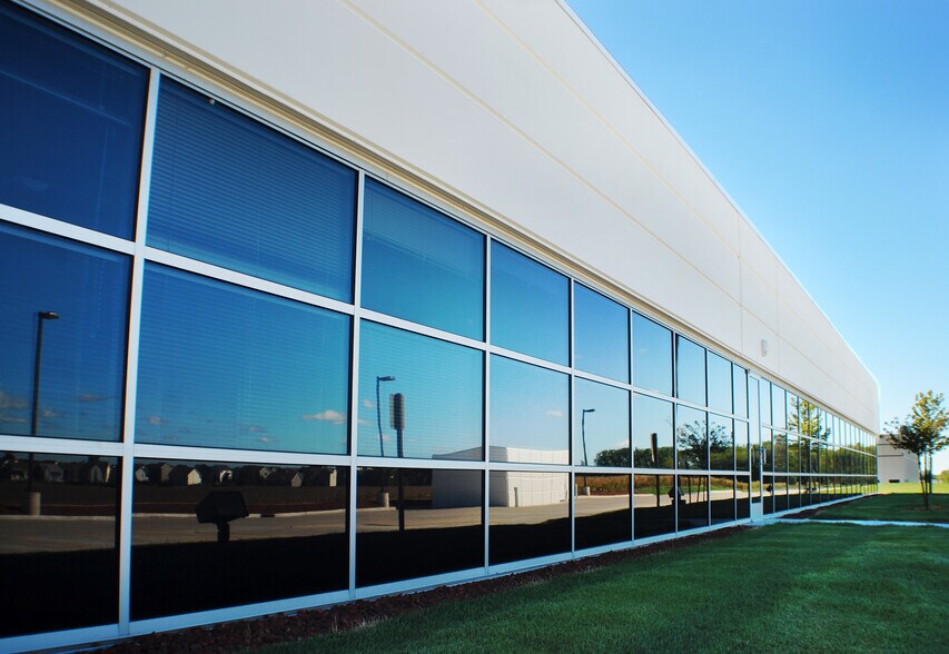 More Photos Of 12150 Meredith Dr, Urbandale Medical For Sale