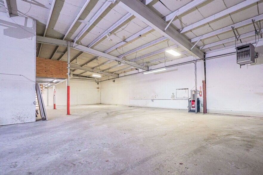More Photos Of 97 N Clinton St, Poughkeepsie Light Manufacturing For Sale