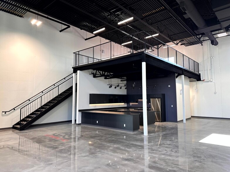 More Photos Of 4412 9 St SE, Calgary Warehouse For Sale
