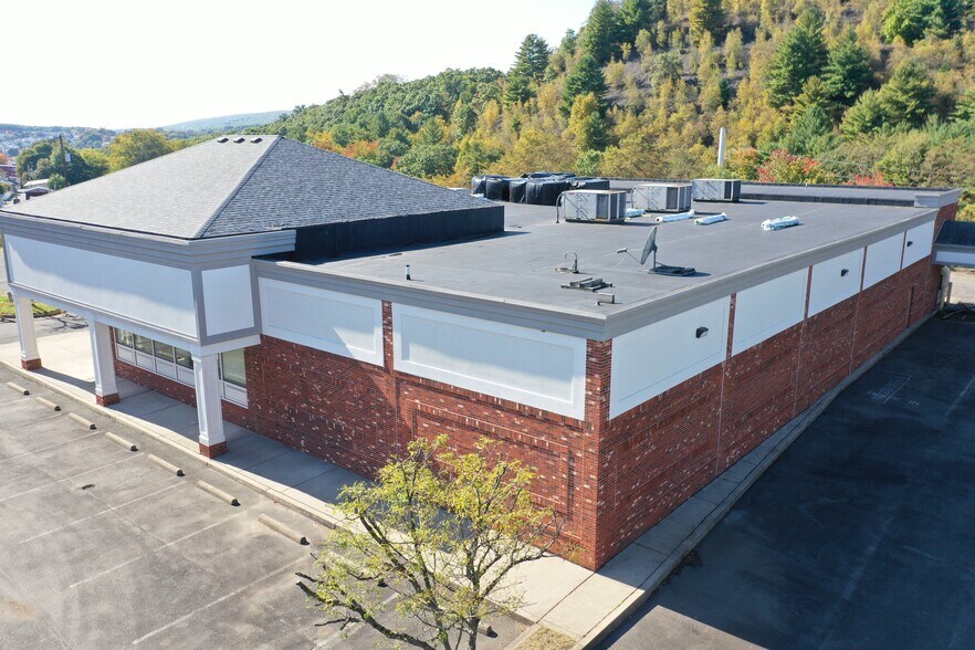 More Photos Of 1099 E Broad St, Tamaqua Storefront Retail Office For Lease