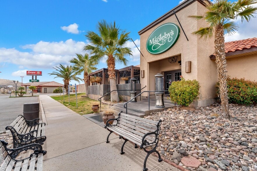 More Photos Of 1450 S Auto Mall Dr, St George Hotel For Sale