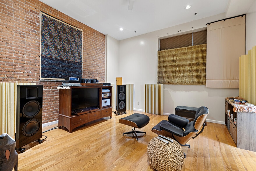 More Photos Of 9 E 18th St, Bayonne Apartments For Sale