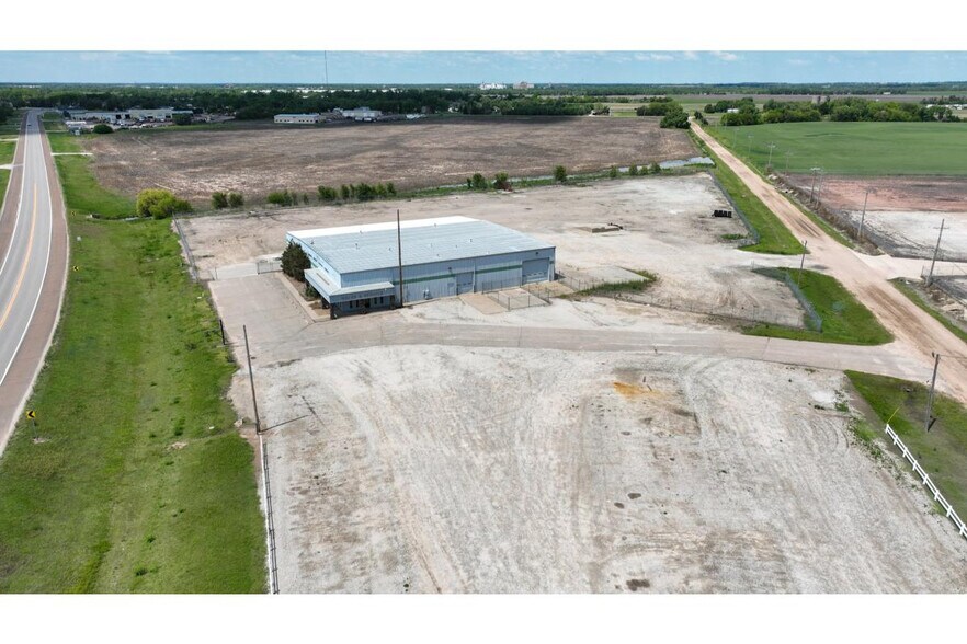 More Photos Of SE 241 SE 10 Ave, Great Bend Warehouse For Sale