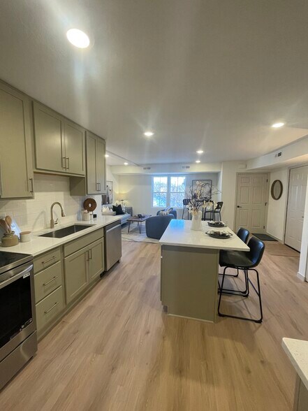 More Photos Of 814 6th St SE, Minneapolis Apartments For Sale