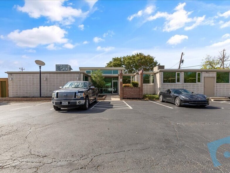 More Photos Of 7291 Glenview Dr, North Richland Hills Office For Sale