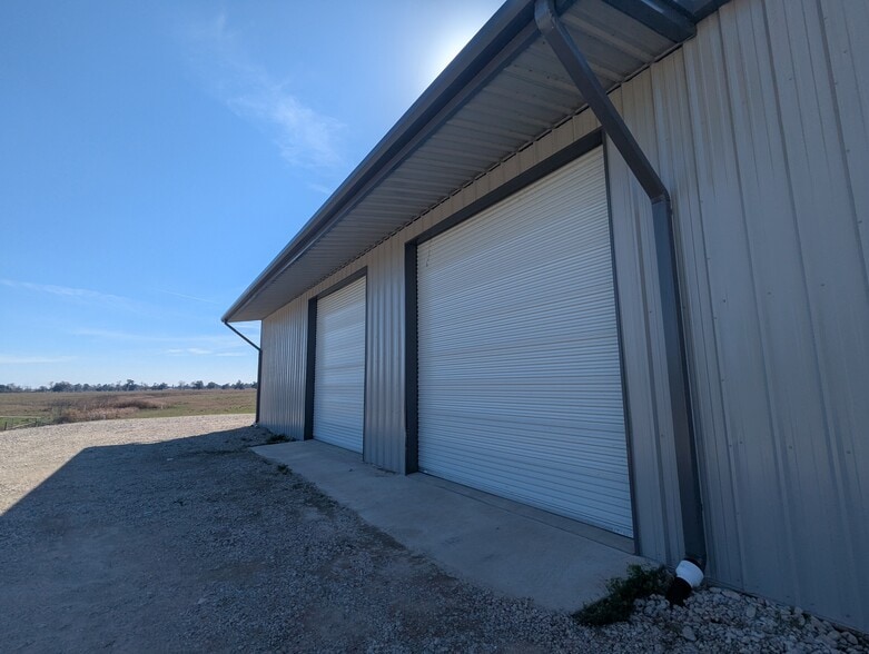 More Photos Of 7245 FM 1006 Rd, Orange Warehouse For Lease