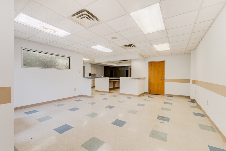 More Photos Of 860 NW Washington Blvd, Hamilton Medical For Lease