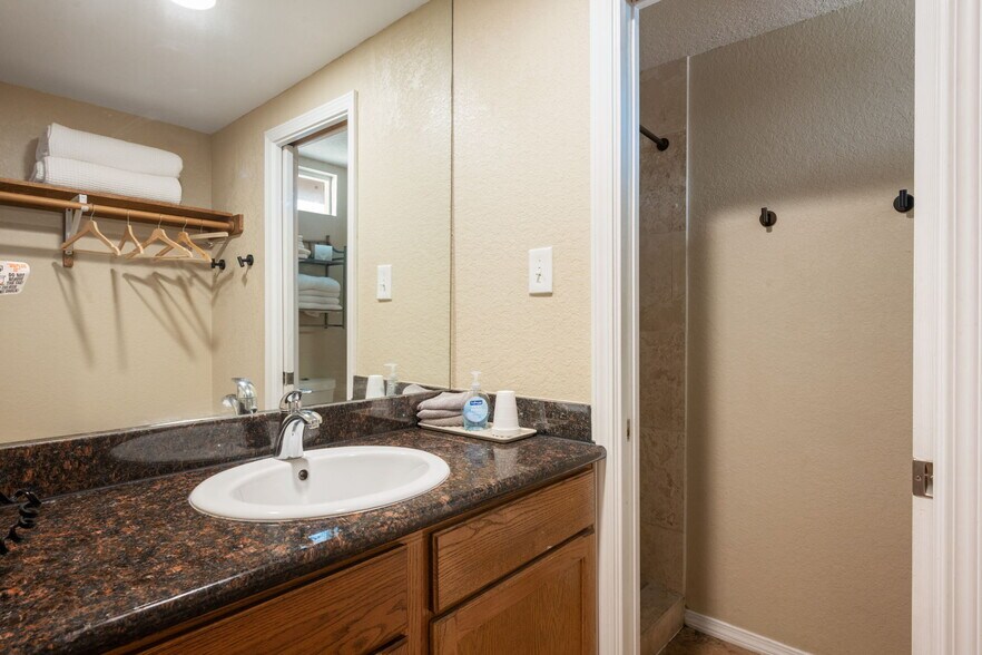 More Photos Of 10530 Fm 2673, Canyon Lake Hotel For Sale